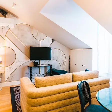 The Lift By Ridan Lisboa