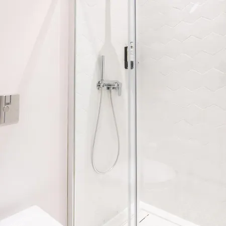 The Lift By Ridan Lisboa