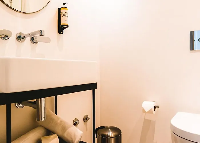 The Lift By Ridan Hotel