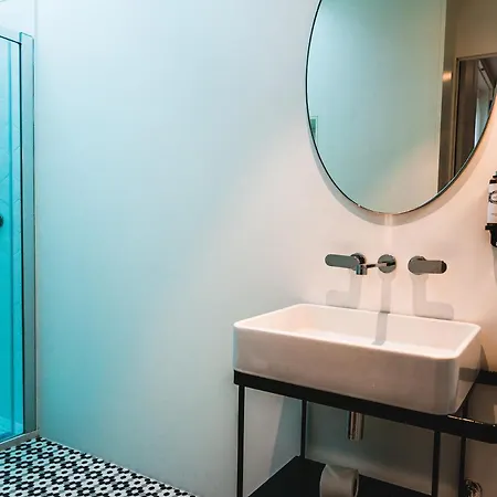 The Lift By Ridan Lisboa